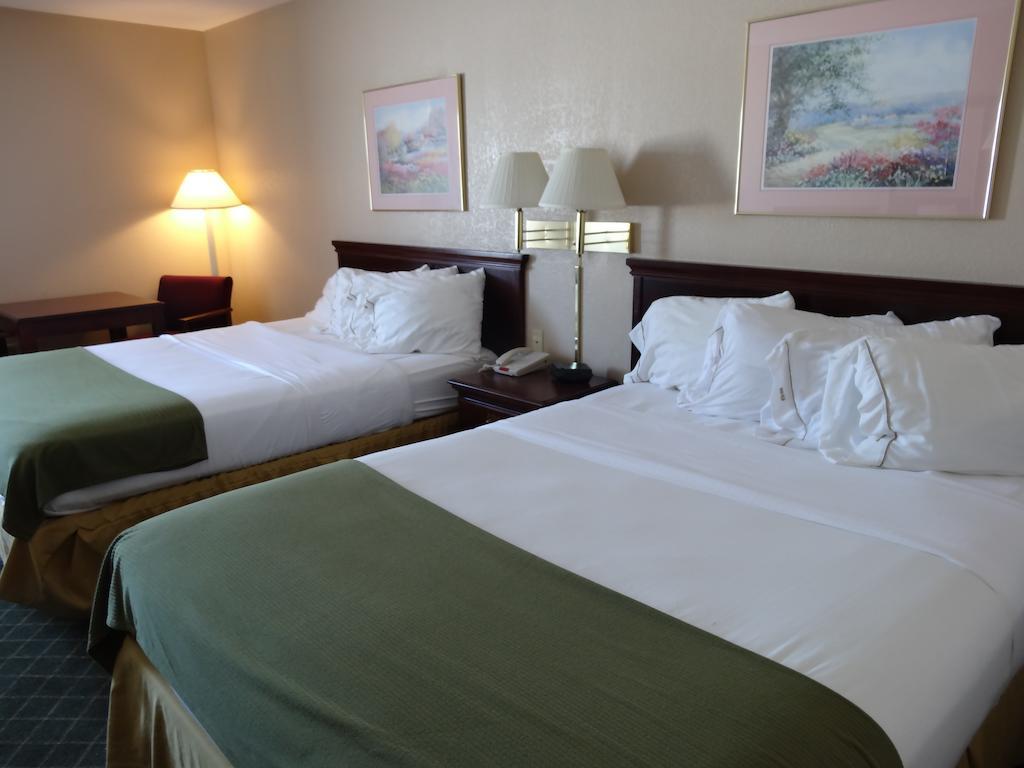 Briarwood Inn - Sparta Номер фото